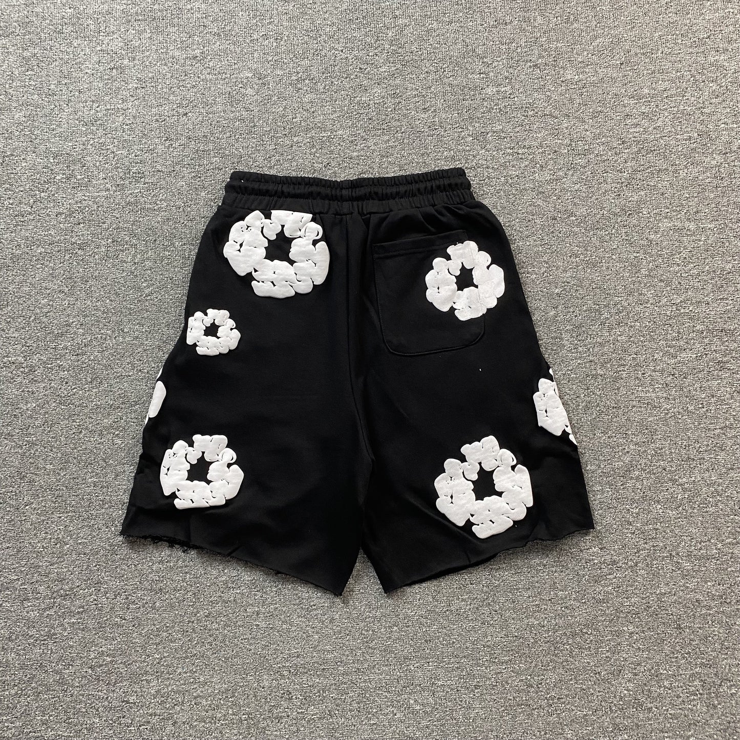 DENIM TEARS COTTON WREATH SHORTS MONOCHROME BLACK